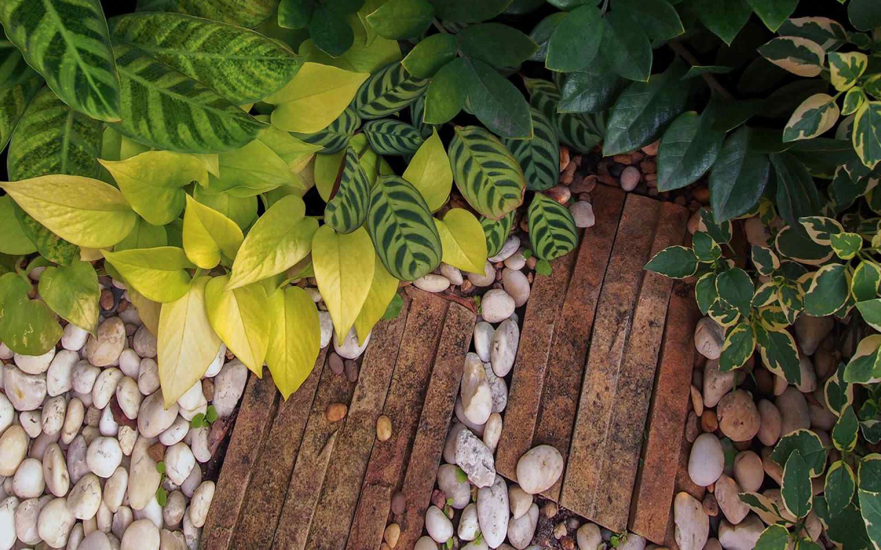 https://www.gardensummerhouses.com/wp-content/uploads/2019/10/hero_services-1280x800.jpg
